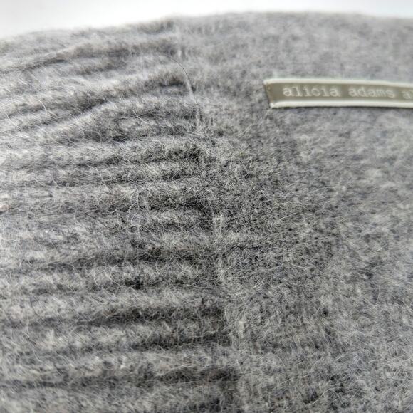 Alicia Adams Alpaca Light Grey Canyon Throw - Picture 2 of 9
